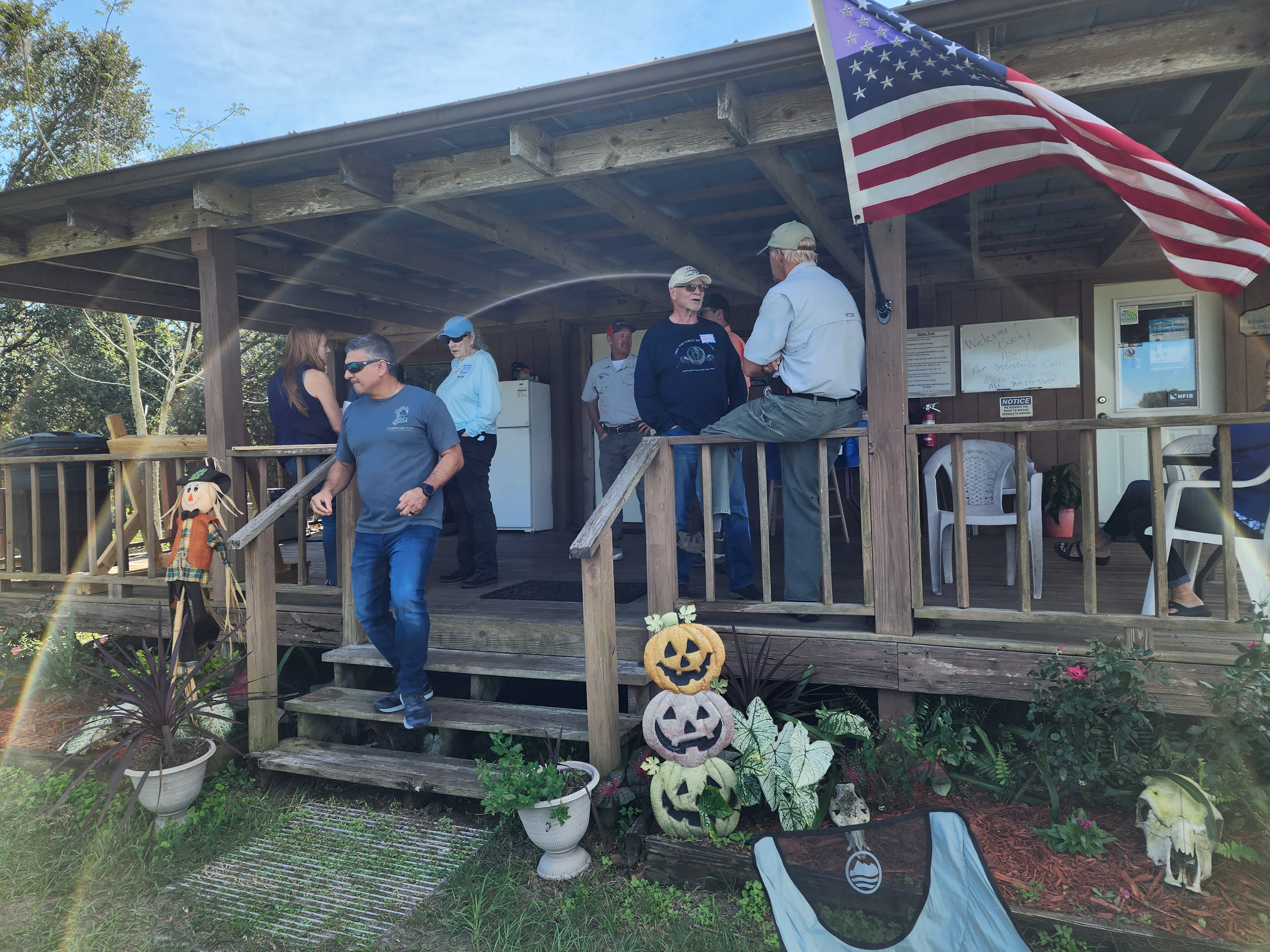 E3 members gathered at a fly-in
